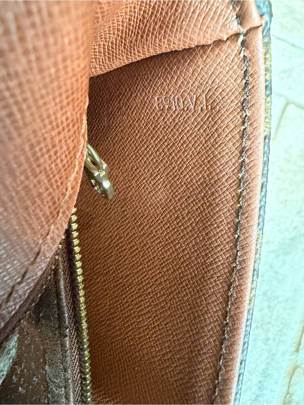 Louis Vuitton Authentic Chantilly Monogram Vintage Crossbody Bag - Picture 8 of 16